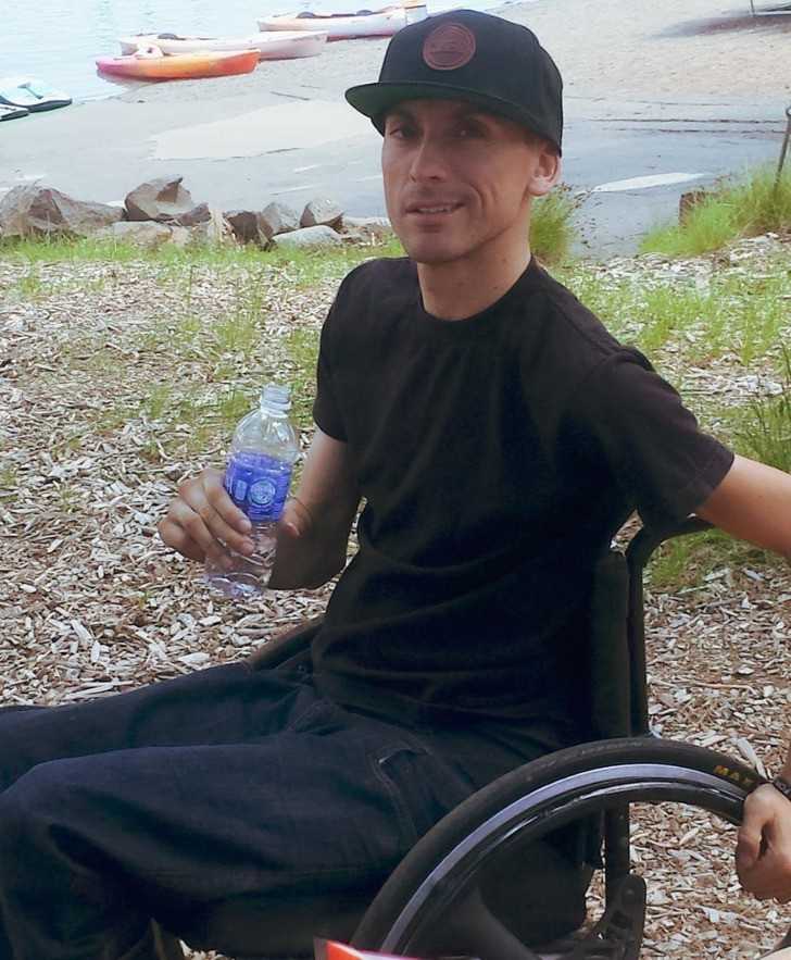 "DziÅ› mija rok od wypadku, przez ktÃ³ry wylÄ…dowaÅ‚em na wÃ³zku. Jestem dumny z postÄ™pÃ³w, ktÃ³re udaÅ‚o mi siÄ™ dotychczas osiÄ…gnÄ…Ä‡ podczas rehabilitacji."
