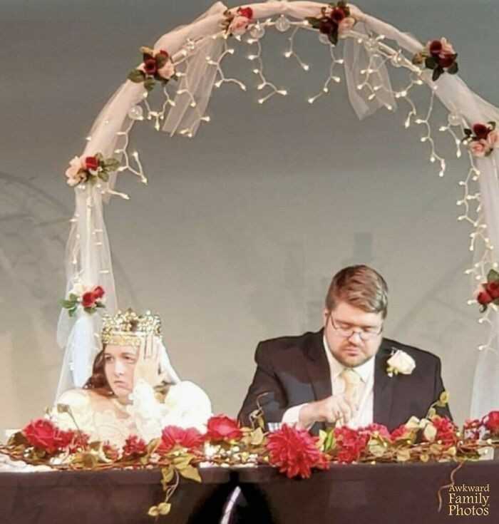 12. "Åšwietnie siÄ™ bawiliÅ›my na naszym weselu."