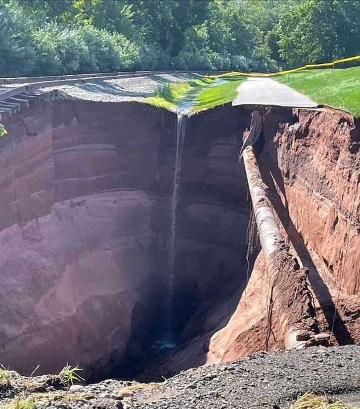 11. "Connecticut stworzyÅ‚o nowÄ… atrakcjÄ™ turystycznÄ…. Miniaturowy Wielki Kanion w Cromwell."