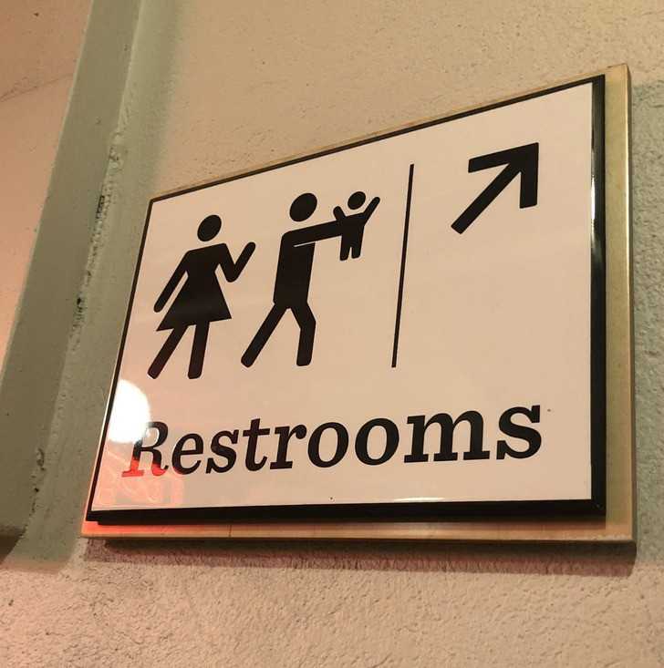 "NiektÃ³re toalety wymagajÄ… ofiary."
