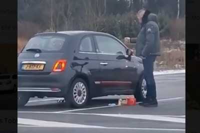 Chamskie zachowanie dziewczyny na parkingu McDonaldsa
